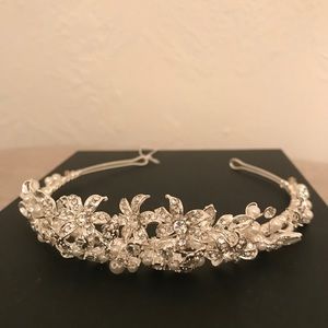 David’s Bridal Crystal and Pearl Floral Tiara NEW